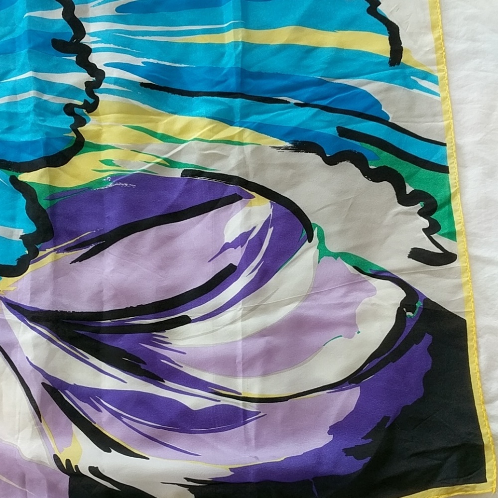 SILK SCARF! - Picture 4 of 8